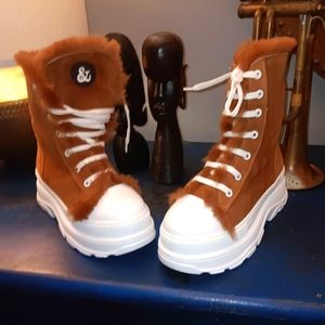 Nila&Nila shearling sneaker boots